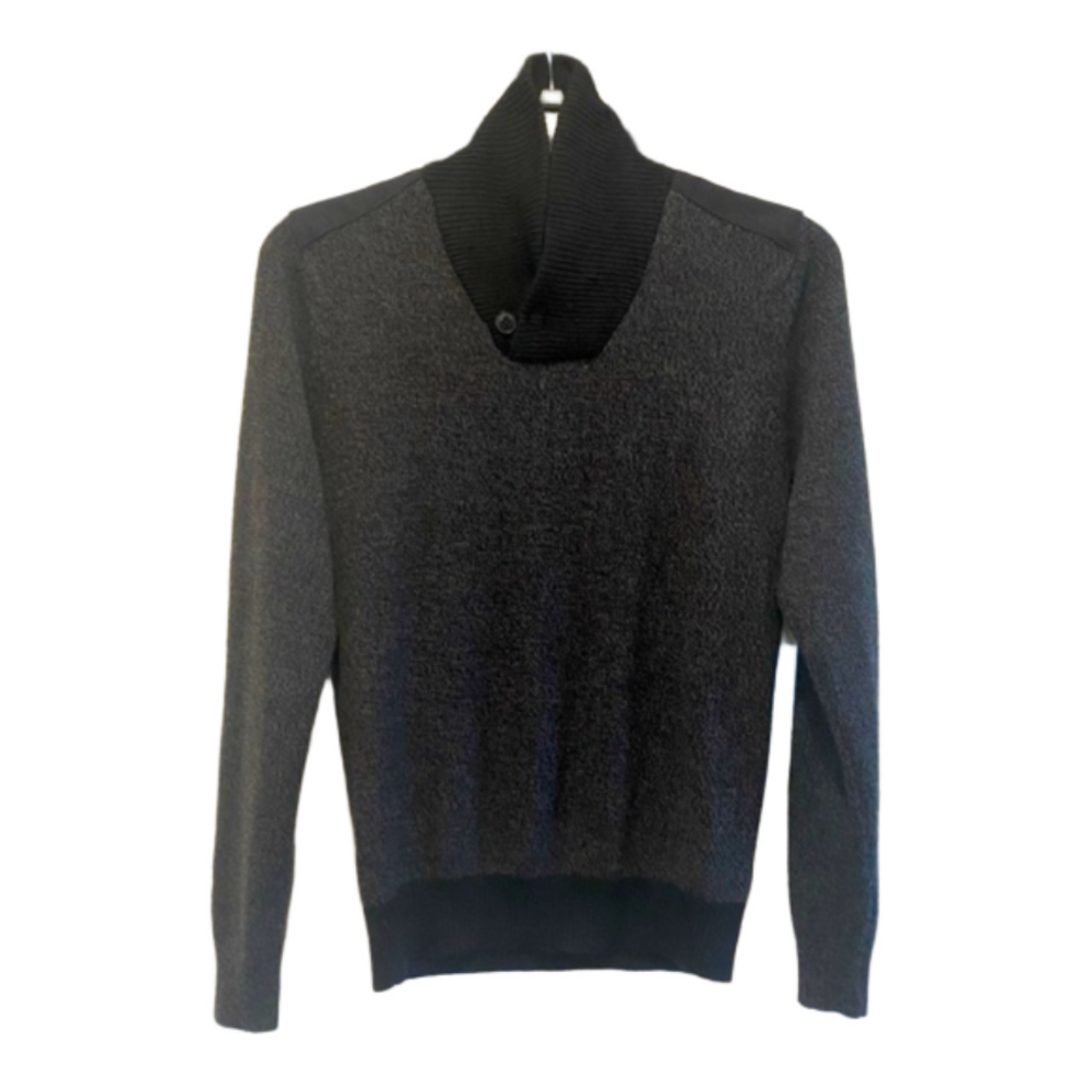 Studio 8T Medium super soft and cozy sweater